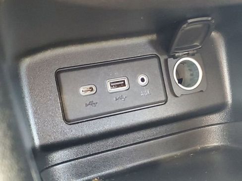 Used 2020 Chevrolet Equinox LT w/ Driver Convenience Package image 21