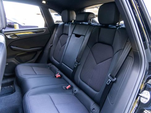 Certified 2025 Porsche Macan image 46