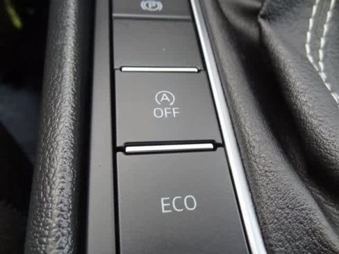 Used 2024 Volkswagen Jetta SE image 34
