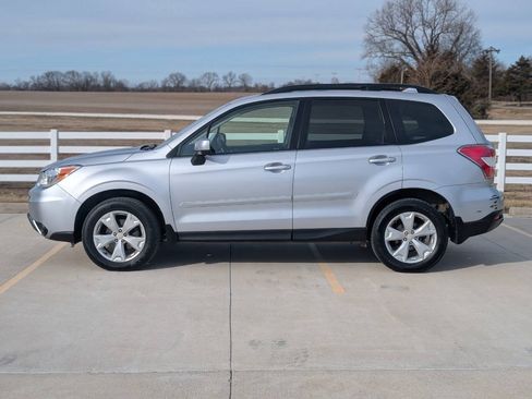 Used 2016 Subaru Forester 2.5i Premium w/ All-Weather Package AWD/4WD image 3