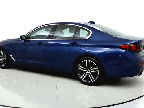 Used 2021 BMW 530e xDrive w/ Premium Package AWD/4WD image 8