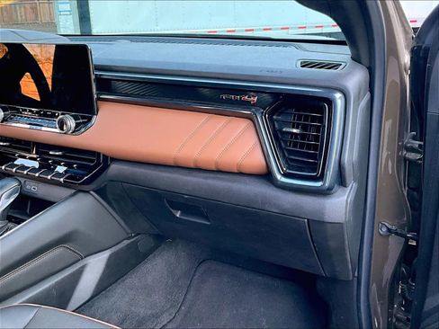 Used 2023 GMC Canyon AT4 w/ Technology Package image 17