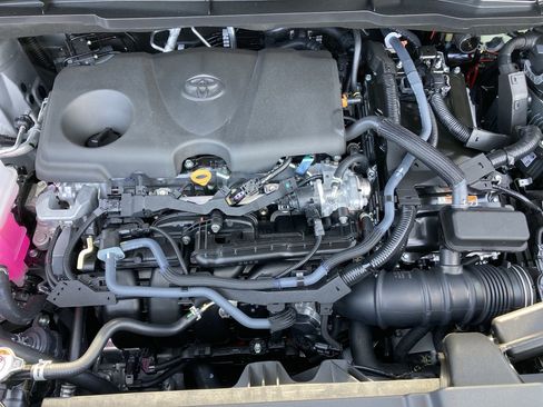 Certified 2025 Toyota Sienna XLE image 18