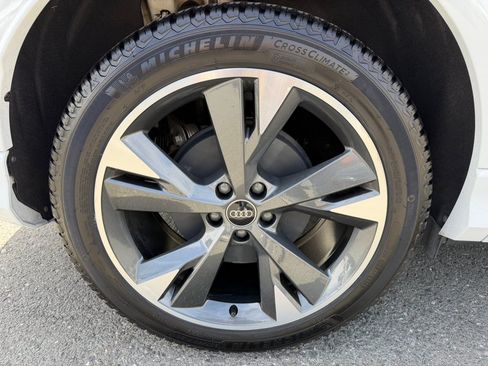 Used 2024 Audi Q4 e-tron Premium Plus AWD/4WD image 52