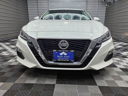 Used 2022 Nissan Altima 2.5 SV w/ SV Premium Package FWD image 3