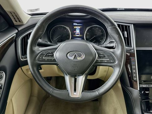 Used 2018 INFINITI Q50 Luxe w/ Essential Package (3.0T Luxe) AWD/4WD image 18