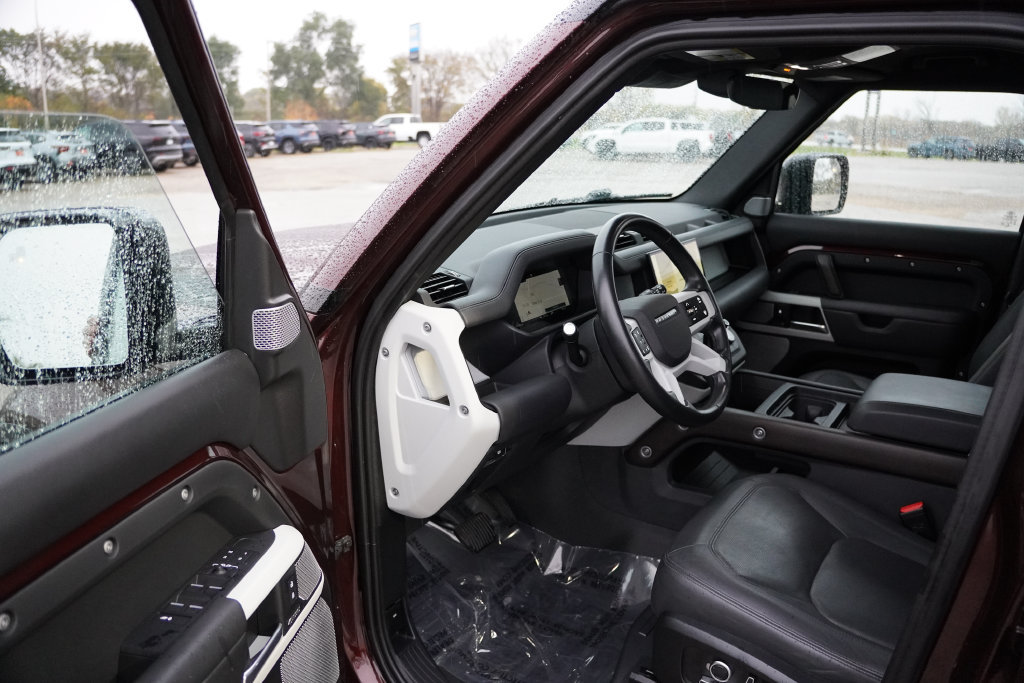 Used 2023 Land Rover Defender 130 SE AWD/4WD image 15