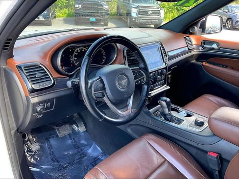 Used 2021 Jeep Grand Cherokee Overland AWD/4WD image 8