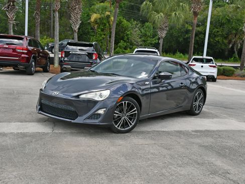 Used 2013 Scion FR-S RWD image 6