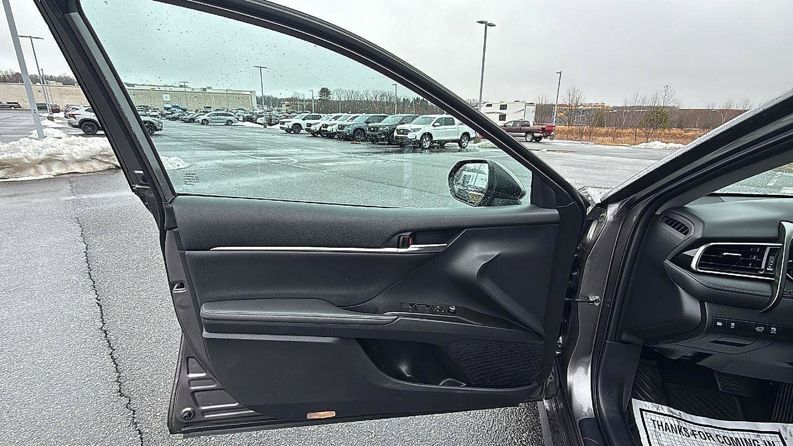 Used 2022 Toyota Camry XLE AWD/4WD image 24