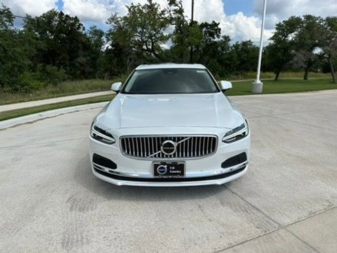 Certified 2024 Volvo S90 T8 Ultimate w/ Lounge Package image 6