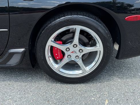 Used 2002 Chevrolet Corvette Convertible w/ Preferred Equipment Group1 image 19