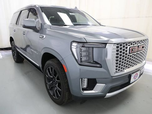 Used 2021 GMC Yukon Denali w/ Denali Ultimate Package AWD/4WD image 7