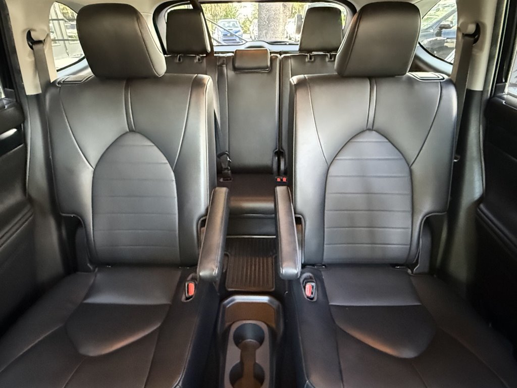 Used 2020 Toyota Highlander XLE FWD image 15