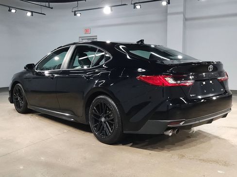 Used 2025 Toyota Camry SE image 5