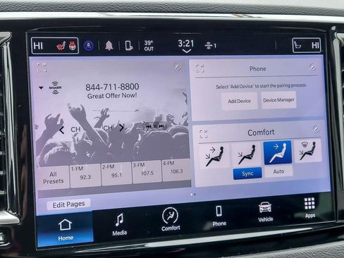 Used 2023 Chrysler Pacifica Touring-L image 13