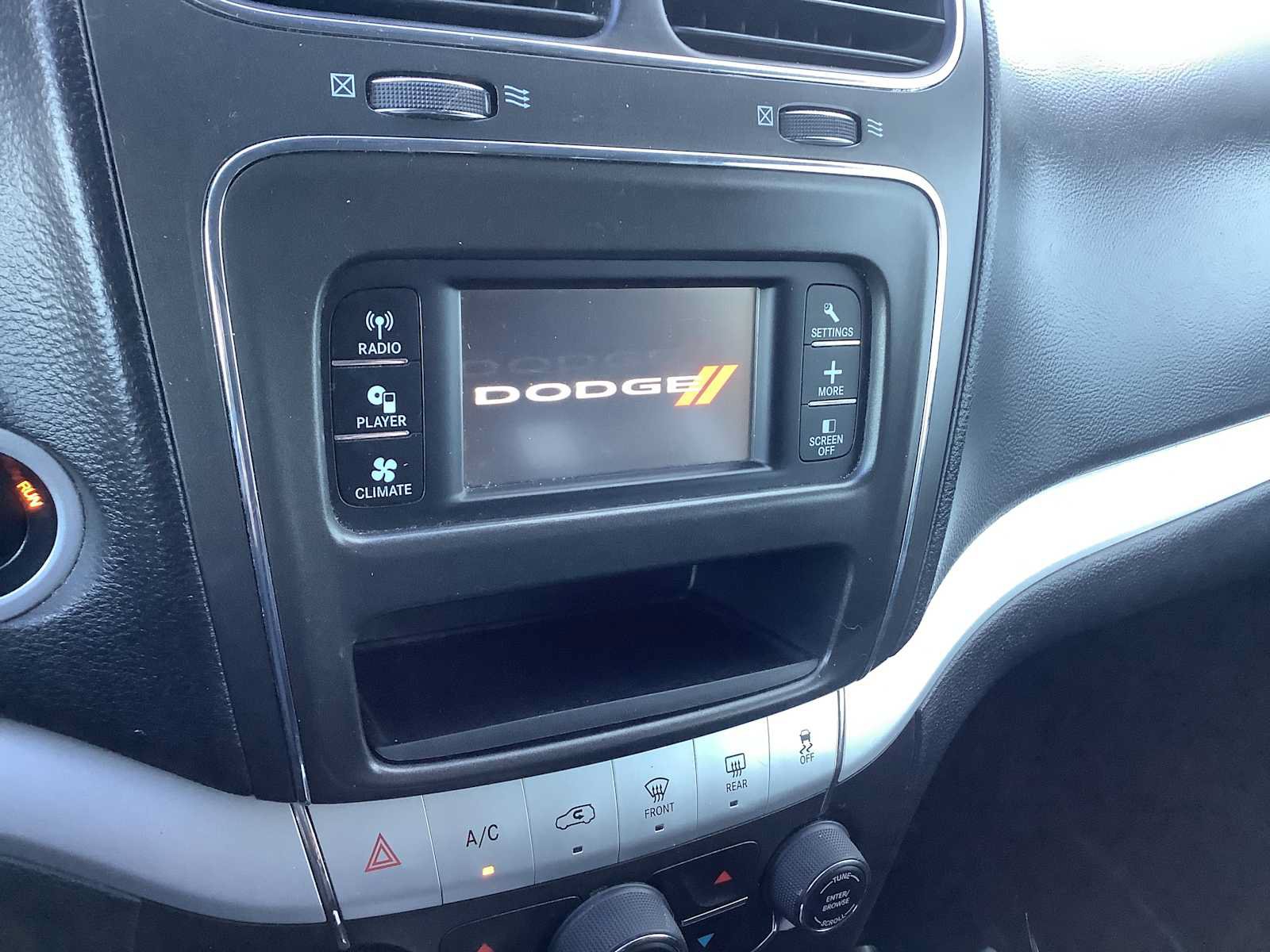 Used 2017 Dodge Journey SE w/ Flexible Seating Group FWD image 16