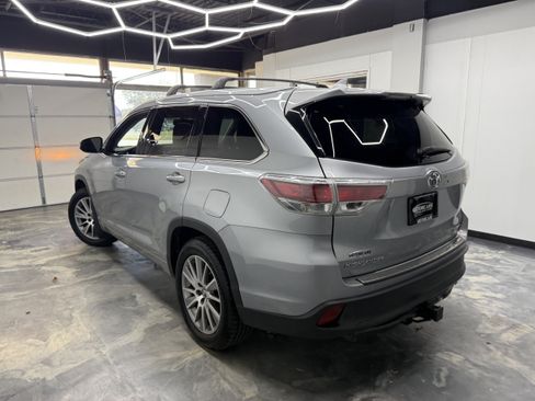 Used 2016 Toyota Highlander XLE AWD/4WD image 6