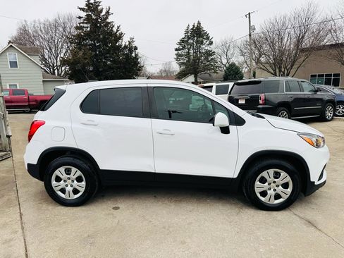 Used 2018 Chevrolet Trax LS w/ Fleet Convenience Package image 2