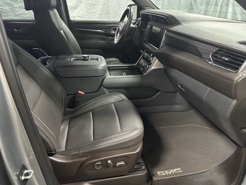 Used 2023 GMC Yukon Denali w/ Denali Reserve Package image 6
