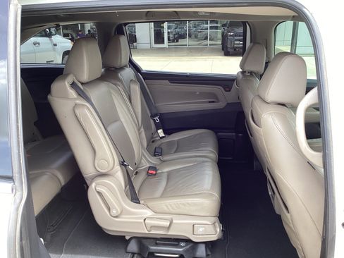 Used 2019 Honda Odyssey Elite image 11