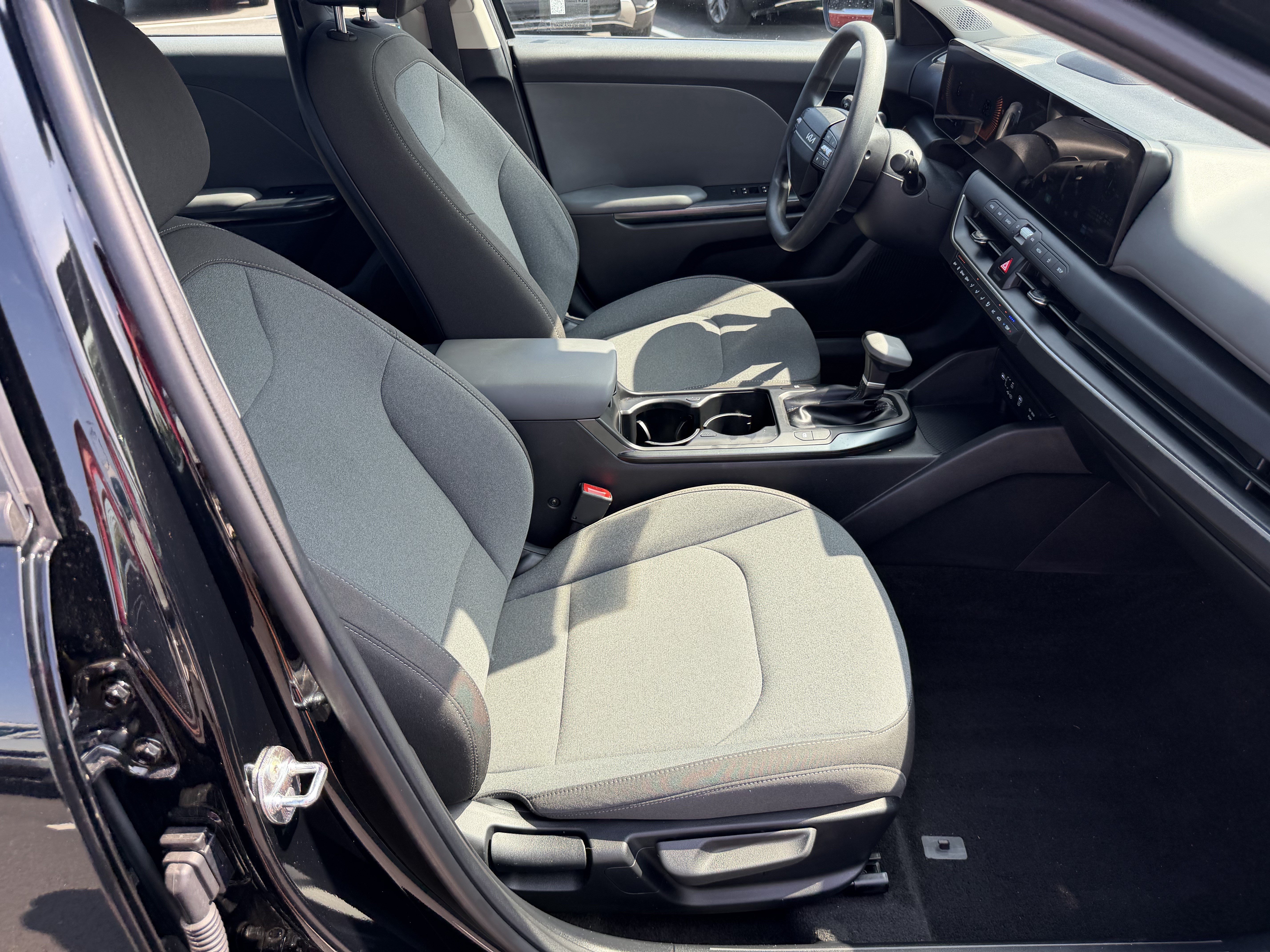 Certified 2025 Kia K4 FWD image 13