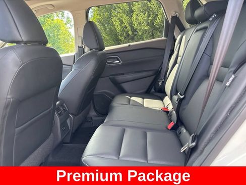 Used 2021 Nissan Rogue SV w/ Premium Package AWD/4WD image 12