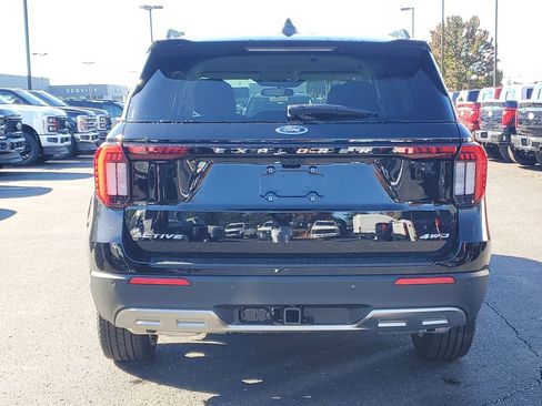 New 2026 Ford Explorer Active w/ Active Comfort Package image 3