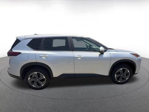 Used 2025 Nissan Rogue SV FWD image 16