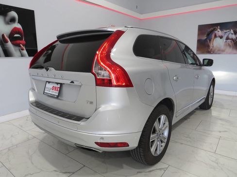 Used 2017 Volvo XC60 T5 Inscription w/ Advanced Package FWD image 3