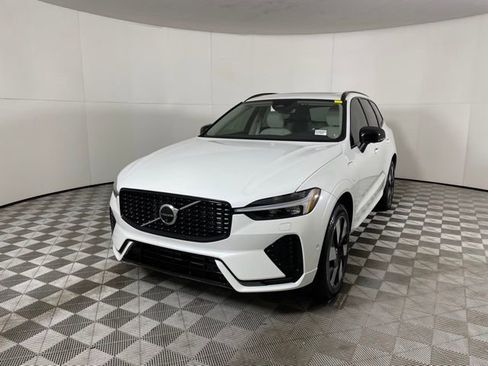 Certified 2024 Volvo XC60 T8 Plus w/ Protection Package Premier image 13