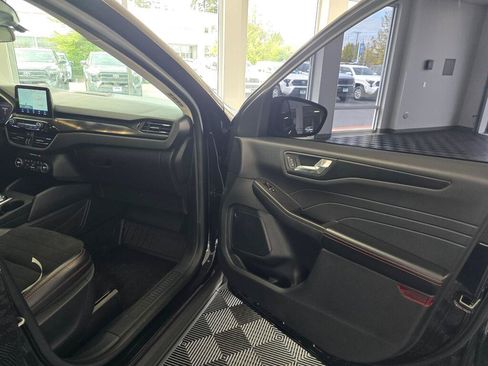 Used 2021 Ford Escape SEL w/ Technology Package AWD/4WD image 42