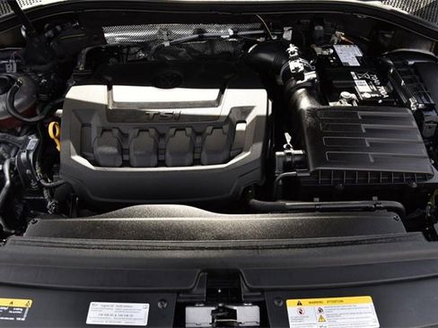 Certified 2024 Volkswagen Tiguan SE image 28