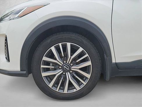 Used 2022 Nissan Kicks SV FWD image 15