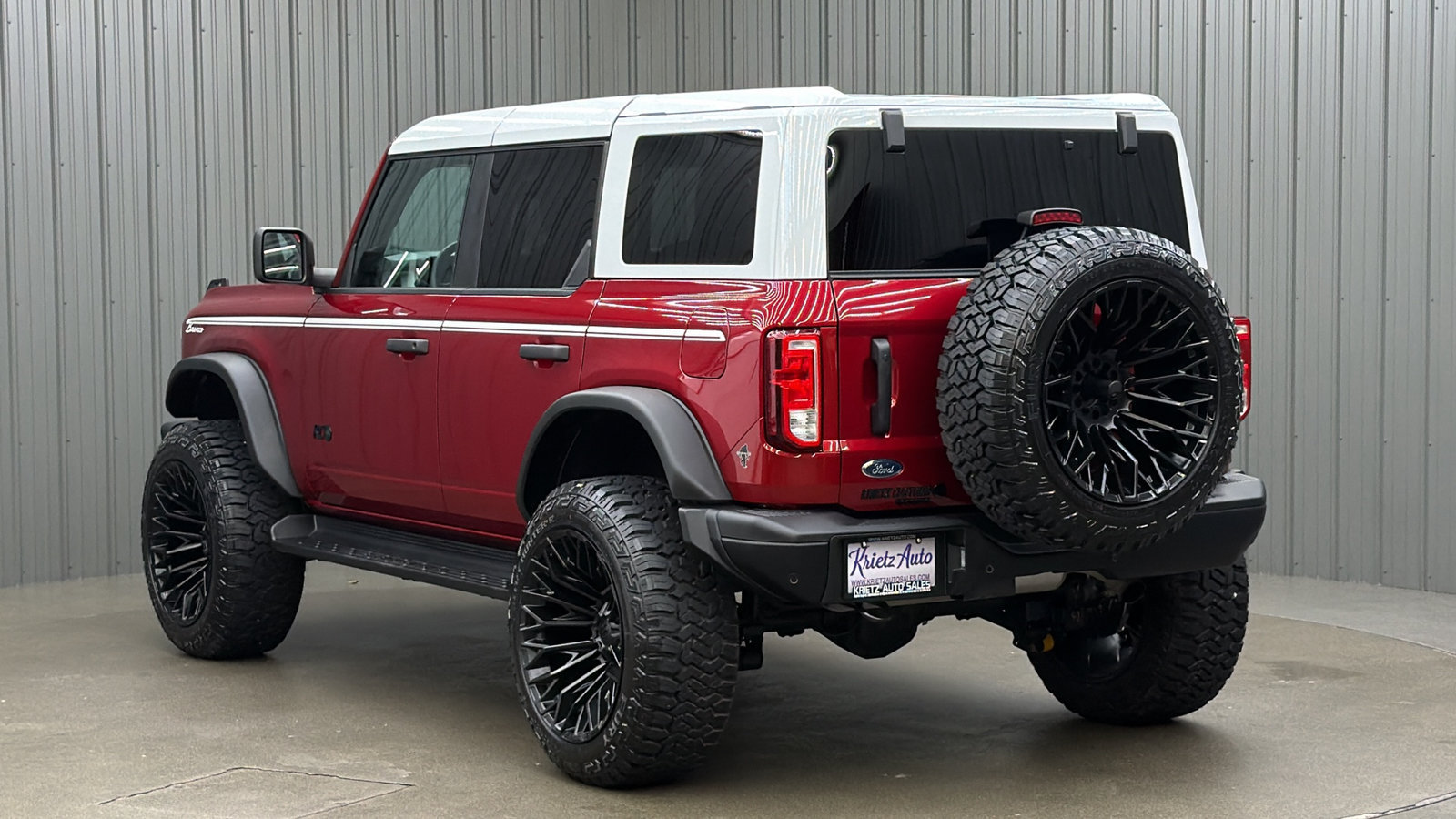 Used 2025 Ford Bronco Heritage Edition AWD/4WD image 3