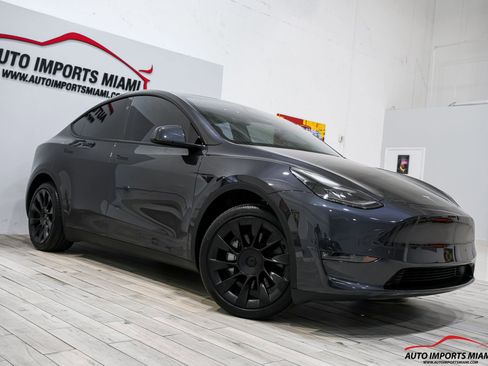 Used 2024 Tesla Model Y Long Range AWD/4WD image 28