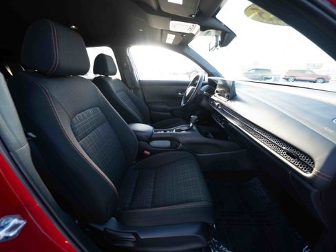 Certified 2025 Honda HR-V Sport image 27