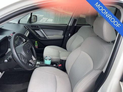 Used 2017 Subaru Forester 2.5i Premium AWD/4WD image 8