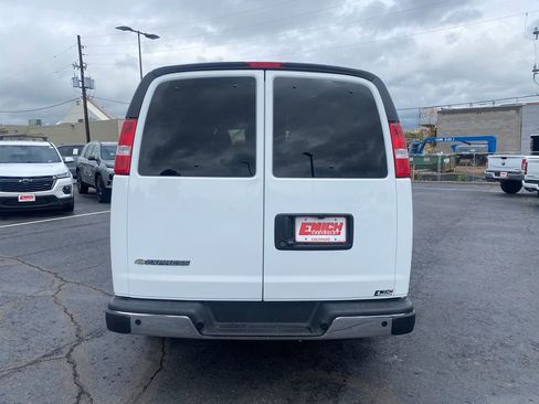 Used 2025 Chevrolet Express 3500 LT w/ LT Preferred Equipment Group RWD image 4
