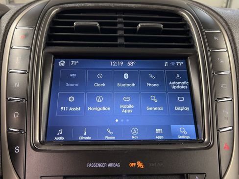 Used 2020 Lincoln Nautilus Reserve w/ Equipment Group 201A AWD/4WD image 35