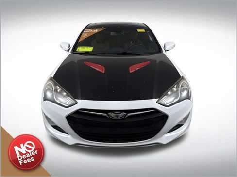 Used 2015 Hyundai Genesis 3.8 image 9