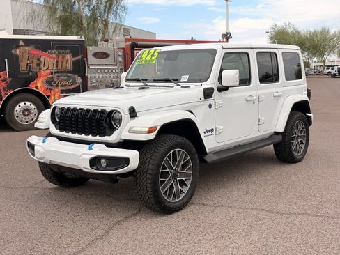 Used 2024 Jeep Wrangler High Altitude AWD/4WD image 39