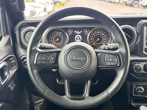 Used 2022 Jeep Wrangler Unlimited Sport image 19