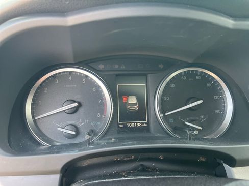 Used 2017 Toyota Highlander XLE image 11