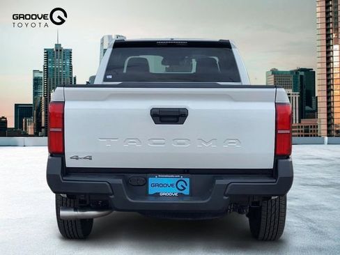 Used 2025 Toyota Tacoma SR image 5