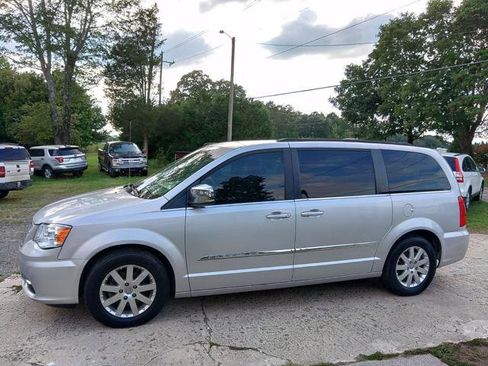 Used 2011 Chrysler Town & Country Touring-L w/ Entertainment Group #2 image 2