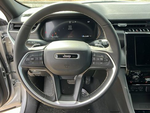 New 2025 Jeep Grand Cherokee 4WD image 19