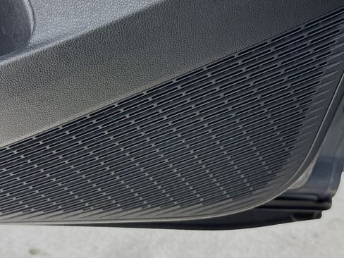 Used 2024 Volkswagen Atlas Cross Sport SE image 20