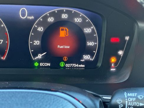 Certified 2024 Honda Civic Sport Touring image 24