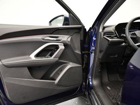 Certified 2025 Audi Q5 Premium w/ Convenience Package image 28